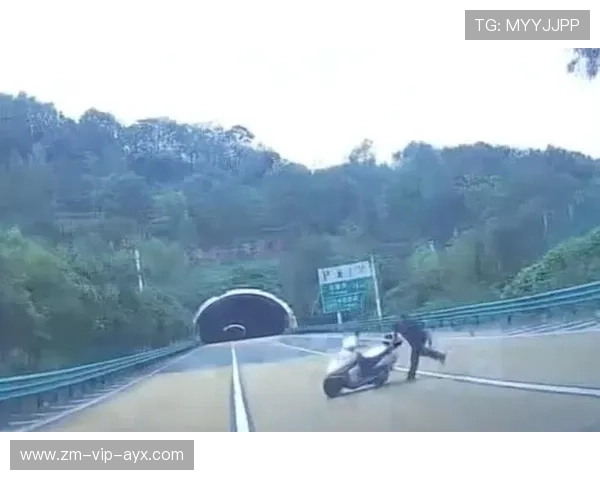 重大事故回放:赛场上的惊险瞬间与安全反应,重大事故视频集锦